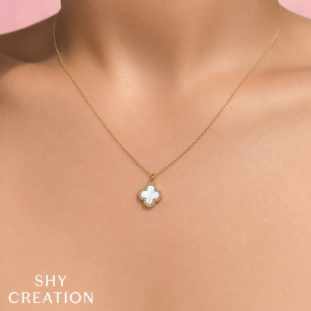 Shy Creation® Starlit Clover Pendant